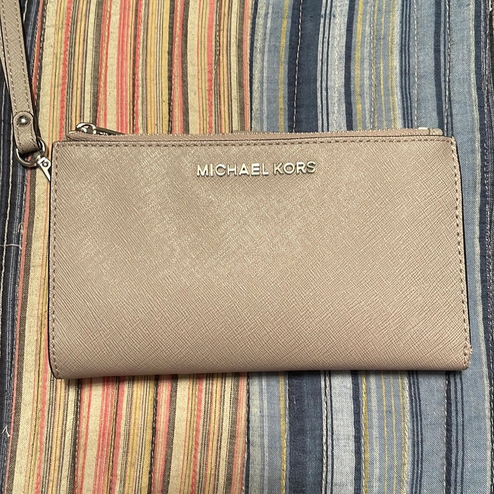Michael Kors Clutch